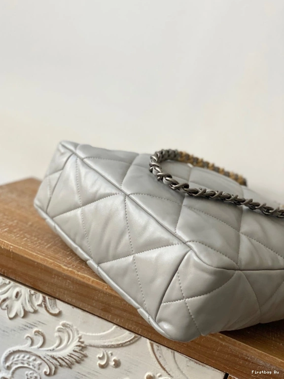 First Bag Ru BAG CHANEL 19 SHOPPING 0817